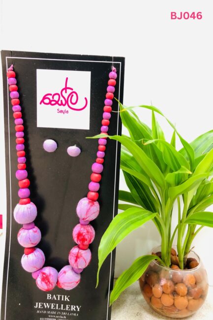 Purple and Red Colored Batik Necklace BJ046